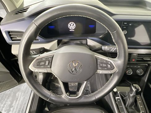 Used 2023 Volkswagen Taos SE image 11