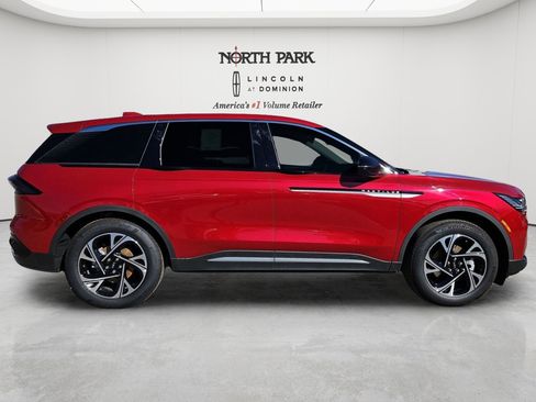 New 2026 Lincoln Nautilus Premier w/ Equipment Group 102A AWD/4WD image 8