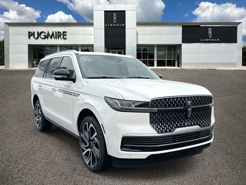 New 2026 Lincoln Navigator Reserve image 1