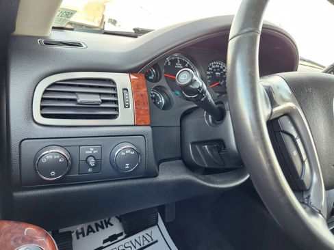 Used 2013 GMC Yukon XL SLT image 24