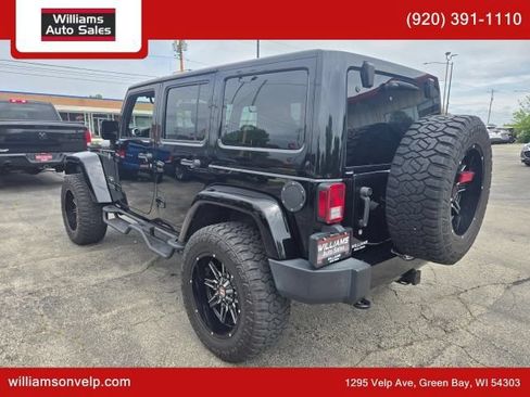 Used 2018 Jeep Wrangler Unlimited Sahara w/ Max Tow Package AWD/4WD image 5