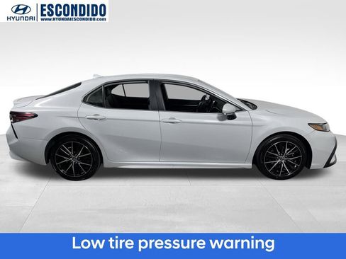 Used 2024 Toyota Camry SE image 7