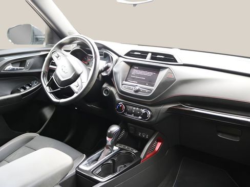 Used 2022 Chevrolet TrailBlazer RS FWD image 19