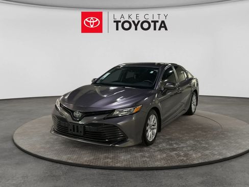 Used 2019 Toyota Camry LE FWD image 1