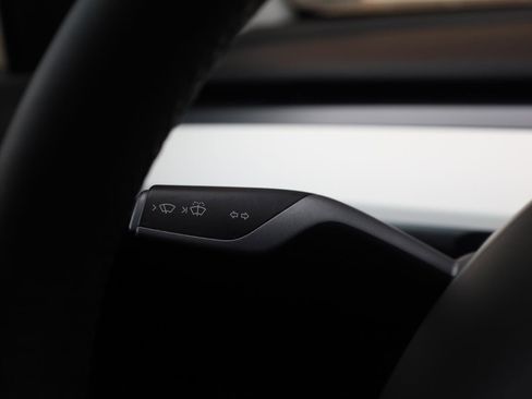 Used 2021 Tesla Model Y Long Range AWD/4WD image 36