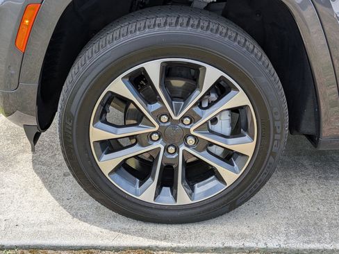 Used 2023 Jeep Grand Cherokee Overland w/ Adv Protech Group III image 10