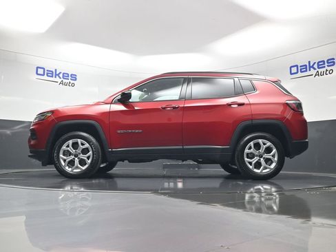 Used 2025 Jeep Compass Latitude w/ Sun & Sound Group AWD/4WD image 44
