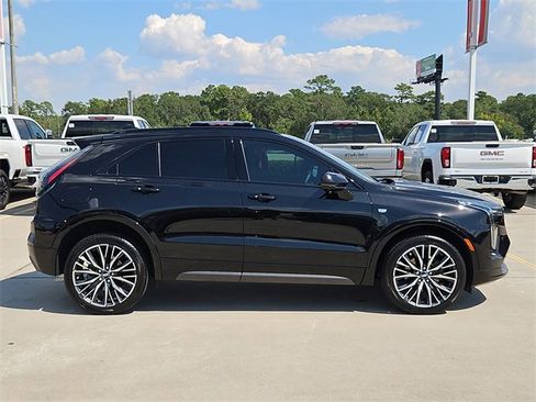 Used 2025 Cadillac XT4 Sport image 9
