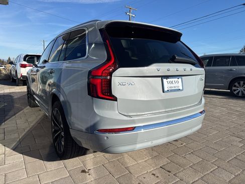 Used 2025 Volvo XC90 T8 Ultra w/ Protection Package Premier image 4