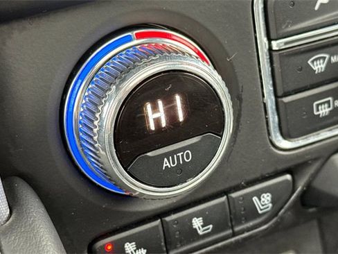 Used 2021 GMC Yukon SLT w/ SLT Luxury Plus Package image 30