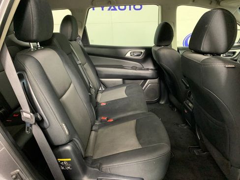 Used 2020 Nissan Pathfinder SV FWD image 38