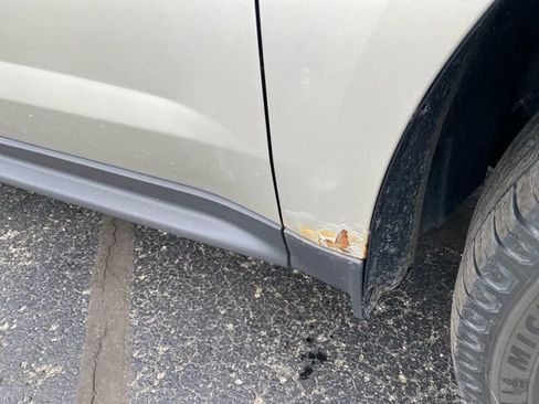 Used 2013 Chevrolet Equinox LT w/ Chrome Package image 23