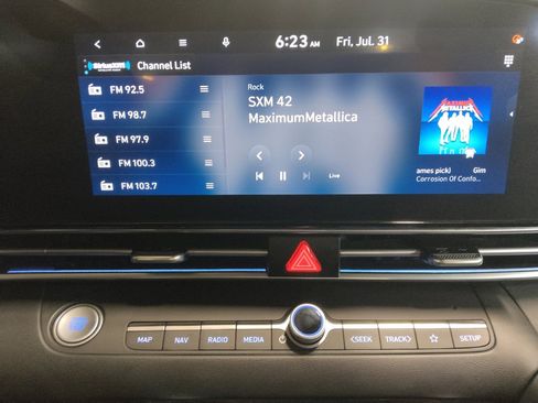 Used 2024 Hyundai Elantra Limited FWD image 25