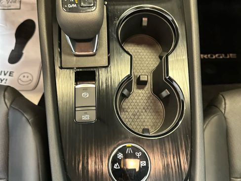 Certified 2023 Nissan Rogue SV w/ SV Premium Package image 24