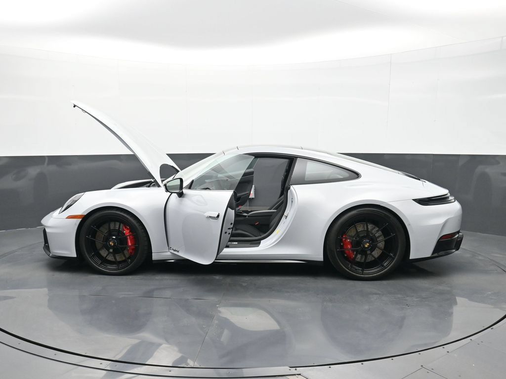 Certified 2026 Porsche 911 Carrera 4 GTS AWD/4WD image 25