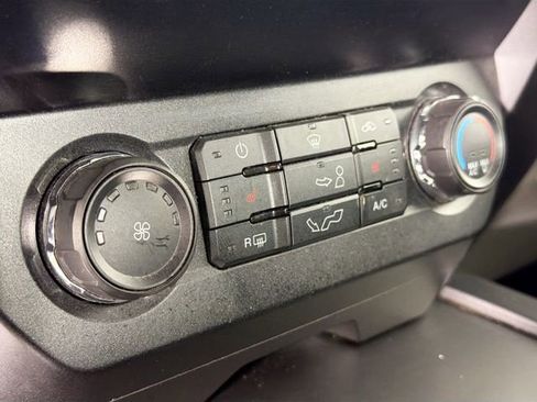Used 2019 Ford F150 XLT w/ Equipment Group 302A Luxury AWD/4WD image 16
