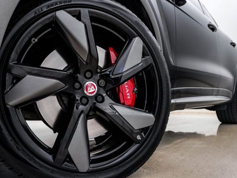 Used 2021 Jaguar F-PACE SVR image 5