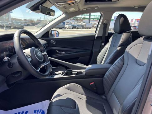 Certified 2023 Hyundai Elantra Limited image 16