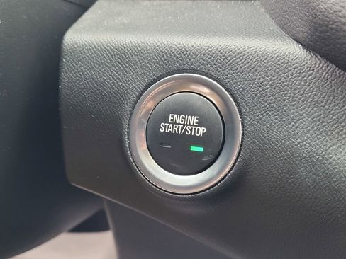 Used 2023 GMC Terrain SLE w/ Driver Convenience Package image 18