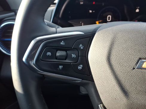 Used 2025 Chevrolet Trax LT w/ LT Convenience Package image 16