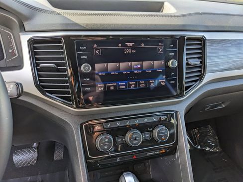 Used 2023 Volkswagen Atlas Cross Sport SE image 21