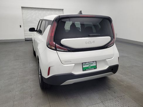 Used 2023 Kia Soul LX image 6
