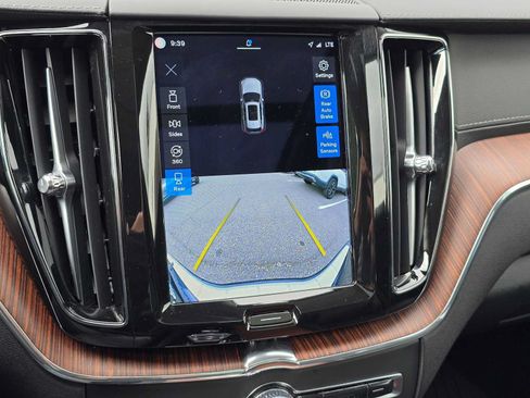 Certified 2023 Volvo XC60 T8 Ultimate w/ Climate Package AWD/4WD image 23