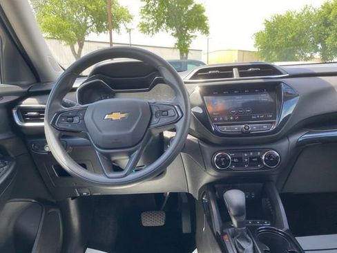 Used 2023 Chevrolet TrailBlazer LT w/ Convenience Package image 32