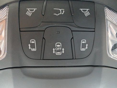 Used 2023 Chrysler Pacifica Limited w/ S Appearance Package image 29