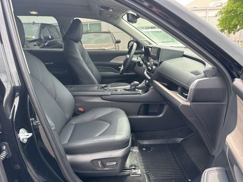 Used 2026 Toyota Grand Highlander AWD image 18