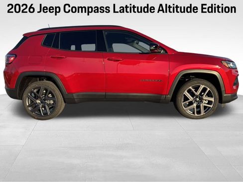 New 2026 Jeep Compass Latitude image 2