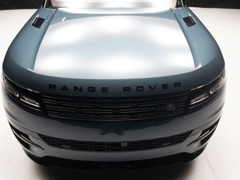 Used 2025 Land Rover Range Rover Sport Dynamic SE AWD/4WD image 28