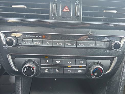 Used 2020 Kia Optima SE FWD image 27