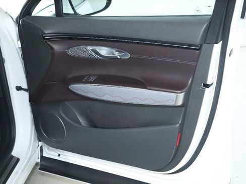 Used 2022 Genesis GV70 2.5T w/ Advanced Package image 34