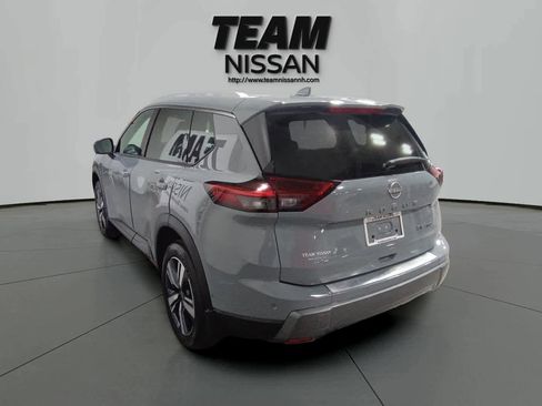 Used 2024 Nissan Rogue SL w/ SL Premium Package image 4