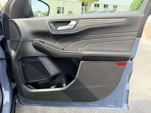 Used 2023 Ford Escape SE w/ PHEV Premium Package FWD image 8