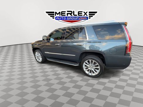 Used 2020 Cadillac Escalade Luxury AWD/4WD image 5