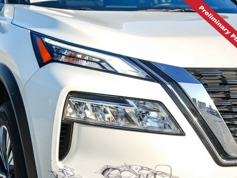 Used 2023 Nissan Rogue SV FWD image 4