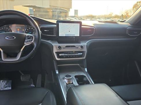 Used 2022 Ford Explorer XLT w/ Equipment Group 202A image 15