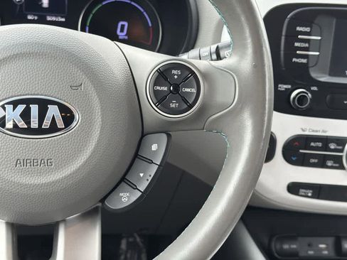 Used 2017 Kia Soul EV-e image 14