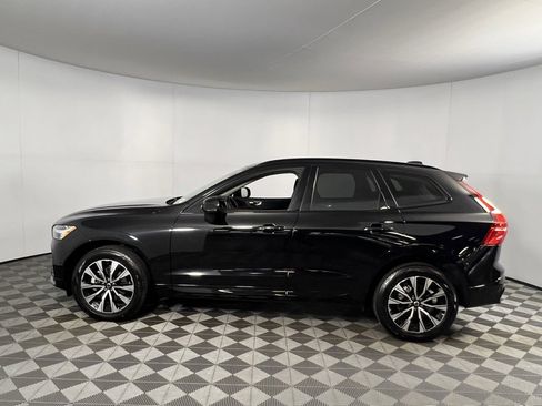 Used 2025 Volvo XC60 B5 Plus image 10