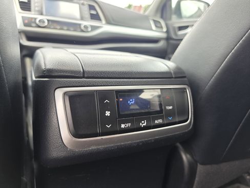 Used 2018 Toyota Highlander XLE AWD/4WD image 15