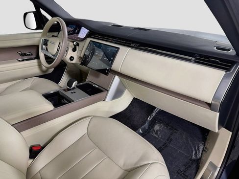 Certified 2025 Land Rover Range Rover SE AWD/4WD image 32