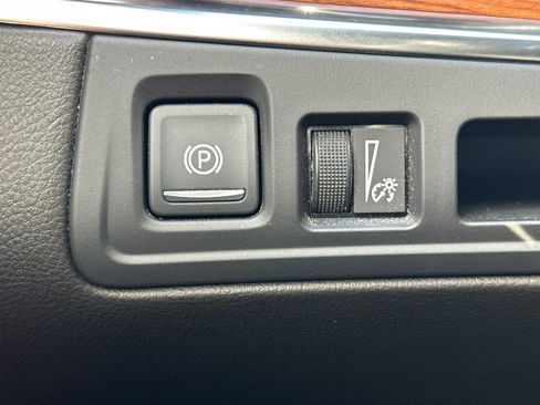 Used 2022 Cadillac XT5 Premium Luxury image 35