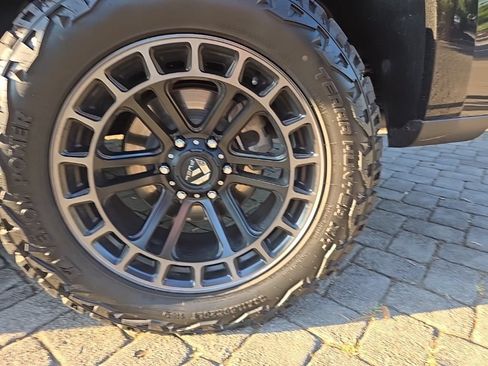 Used 2019 Chevrolet Silverado 1500 LT w/ All-Star Edition AWD/4WD image 8
