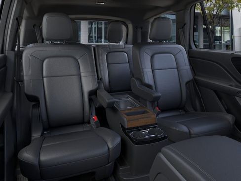 Used 2026 Lincoln Aviator Reserve AWD/4WD image 11
