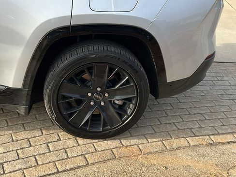 Used 2024 Jeep Wagoneer Launch Edition image 12