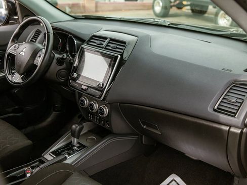 Used 2020 Mitsubishi Outlander Sport SE image 11