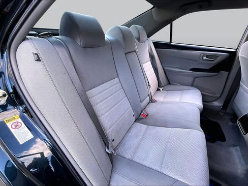Used 2016 Toyota Camry LE FWD image 19