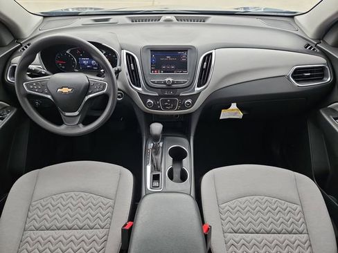 Used 2022 Chevrolet Equinox LS w/ LS Convenience Package image 9